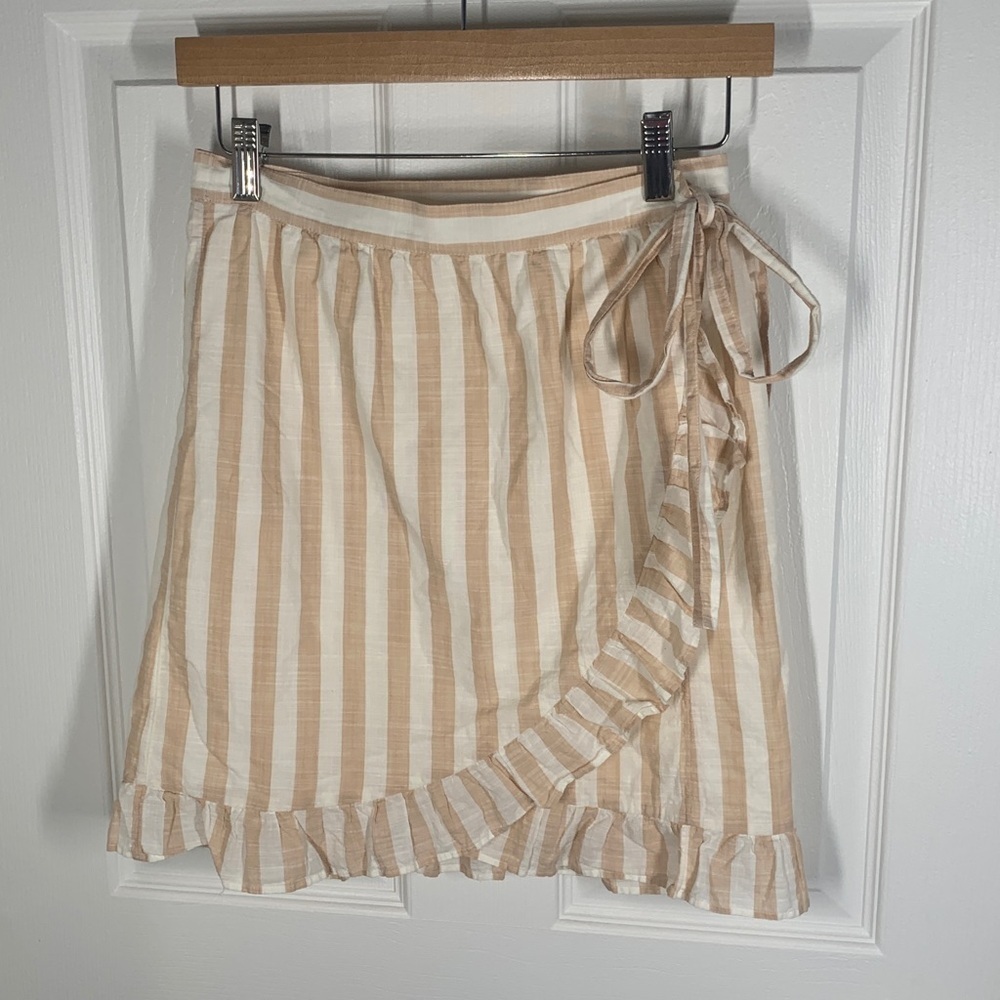 J Crew peachy tan and white striped mini wrap skirt with ruffle bottom size 0